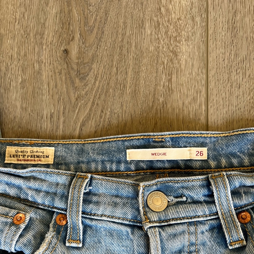 Levi wedgie jeans
